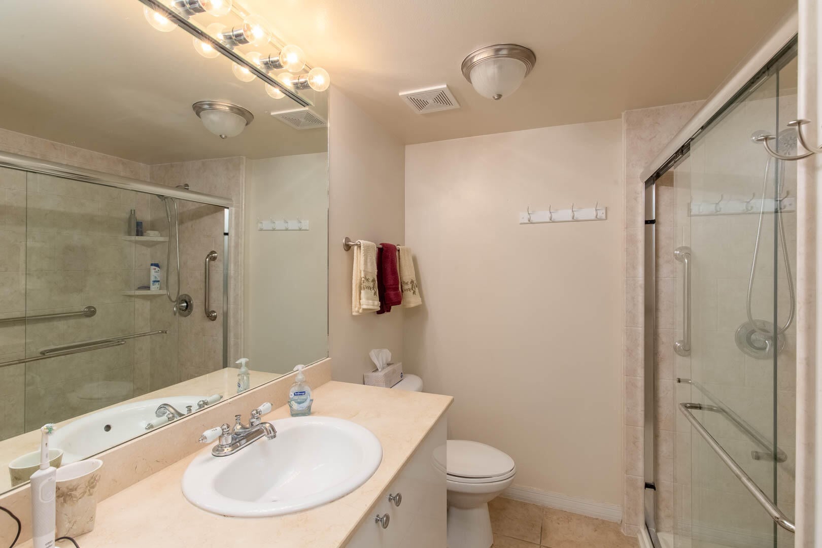 The Prado Unit 520 photo 12