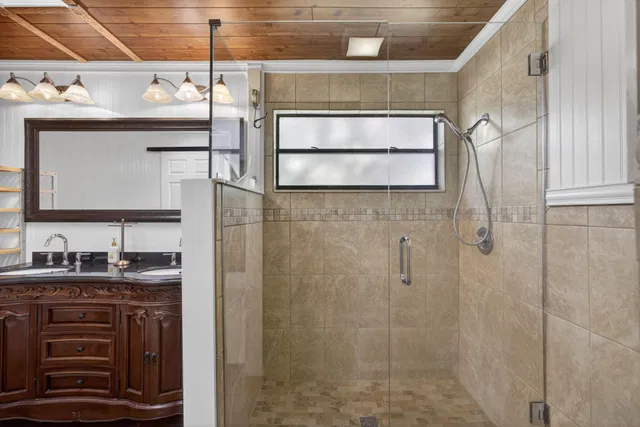 Eastpointe Country Club Residence photo 22