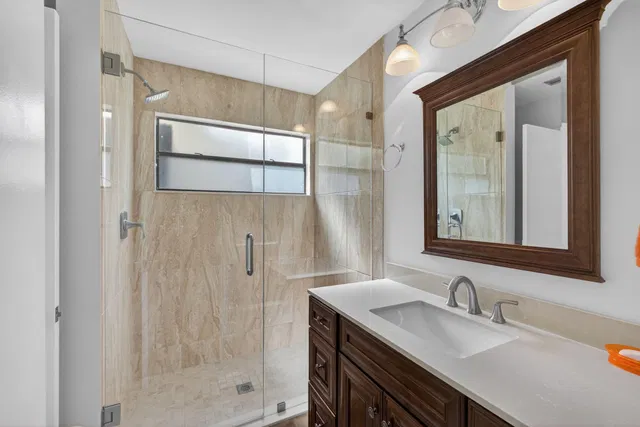 Eastpointe Country Club Residence photo 25