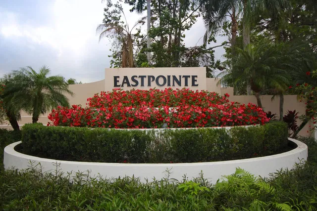 Eastpointe Country Club Residence photo 42