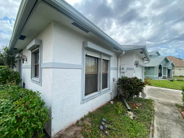 Residence photo 3