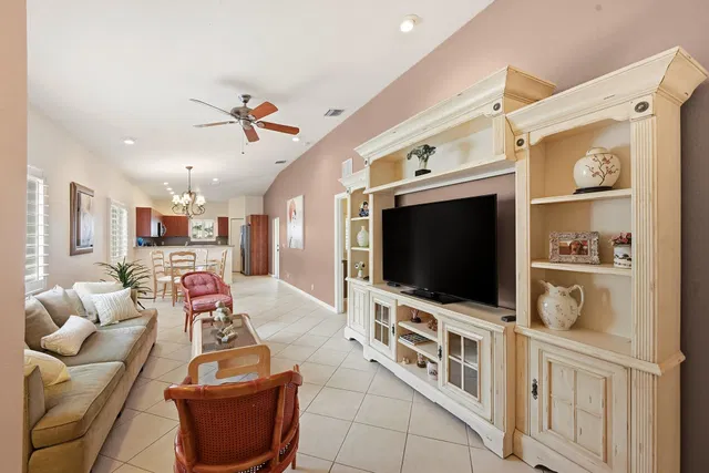Residence photo 5