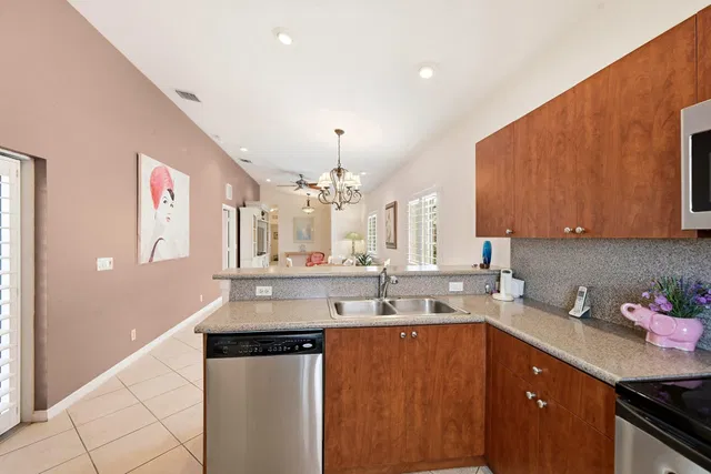 Residence photo 11