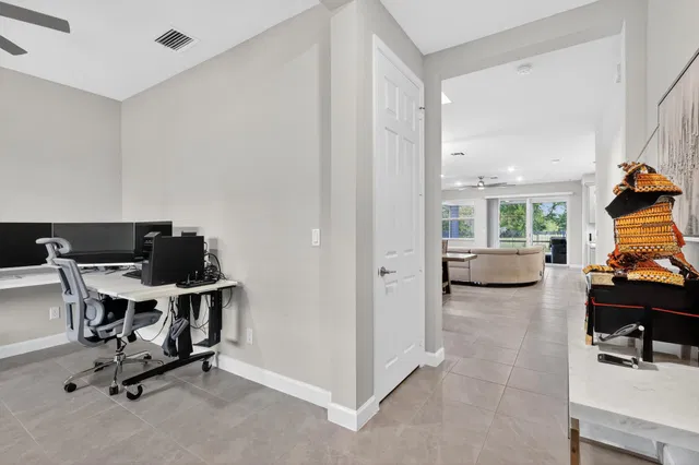 Residence photo 5