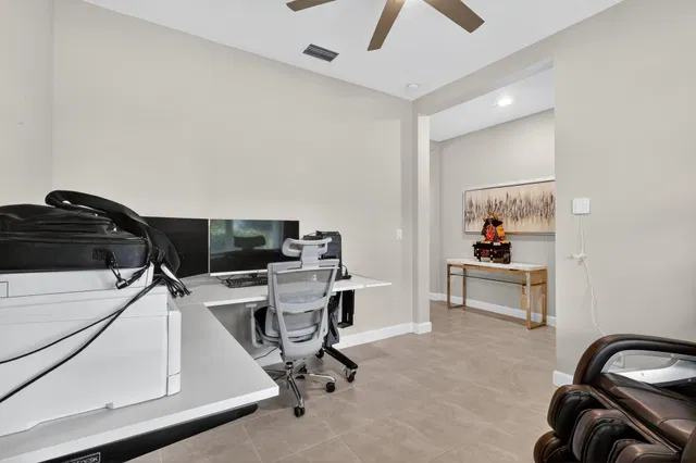 Residence photo 6
