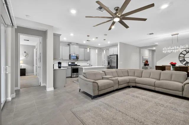 Residence photo 12