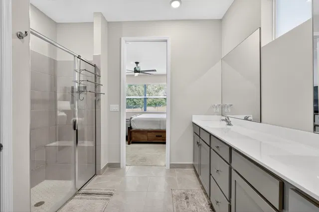 Residence photo 25