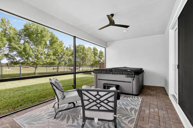 Residence photo 36