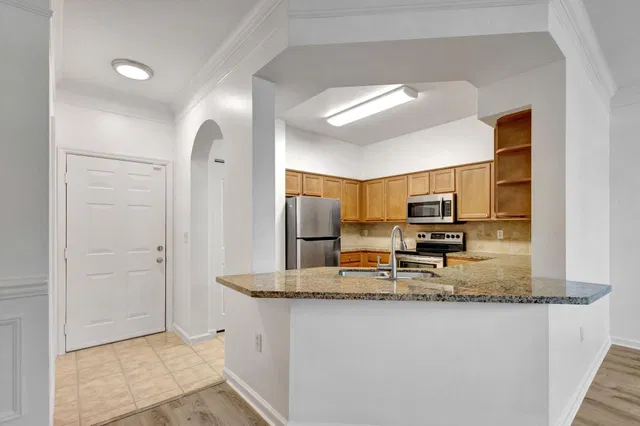 Unit 102 photo 14