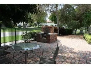 Unit 146 photo 9