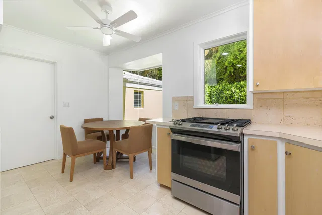  Residence photo 6