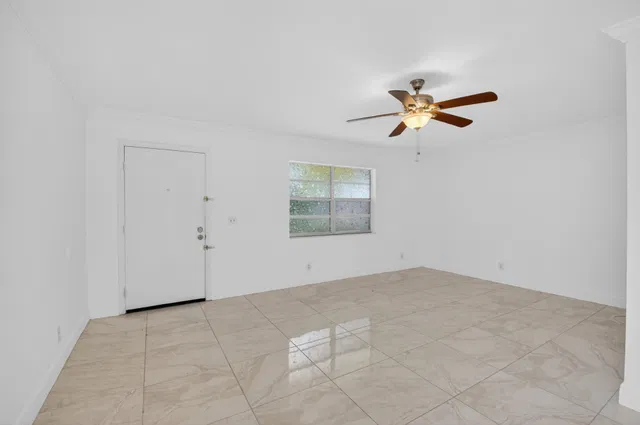 Unit 506 photo 6