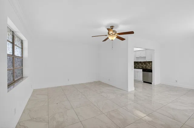 Unit 506 photo 7