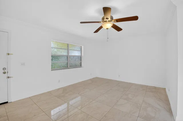 Unit 506 photo 8