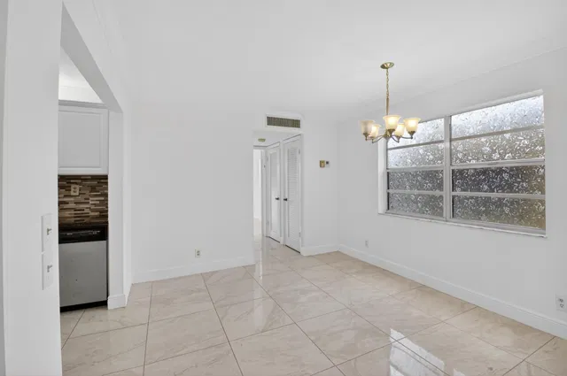 Unit 506 photo 10