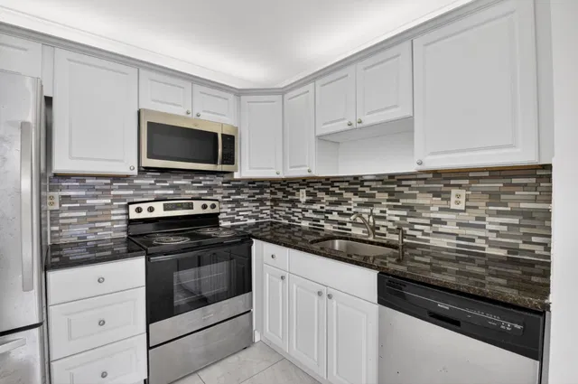 Unit 506 photo 14