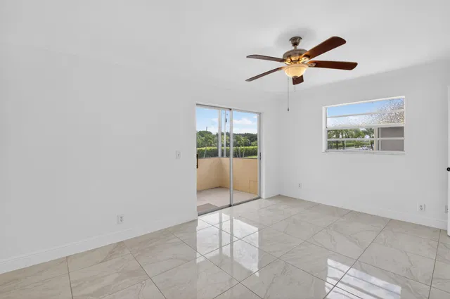 Unit 506 photo 20