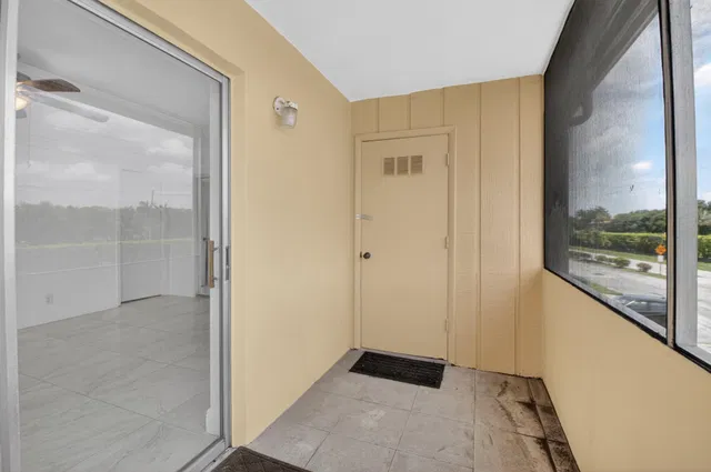 Unit 506 photo 25