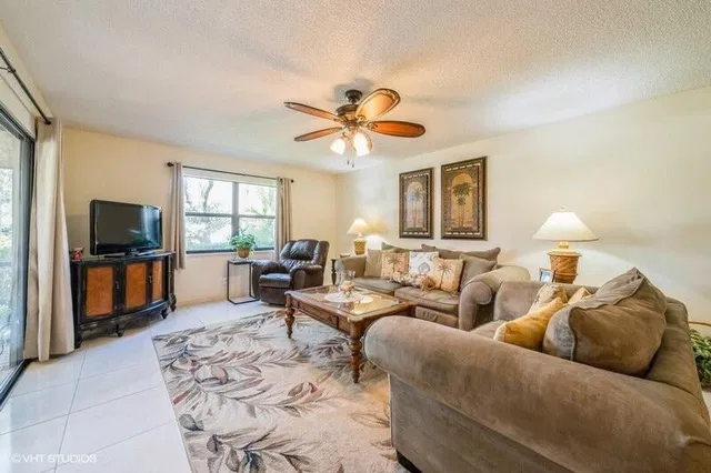 Residence photo 5