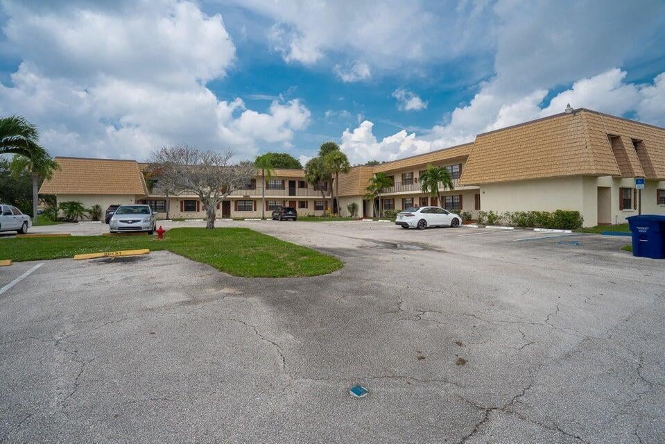 Unit 4151 photo 2