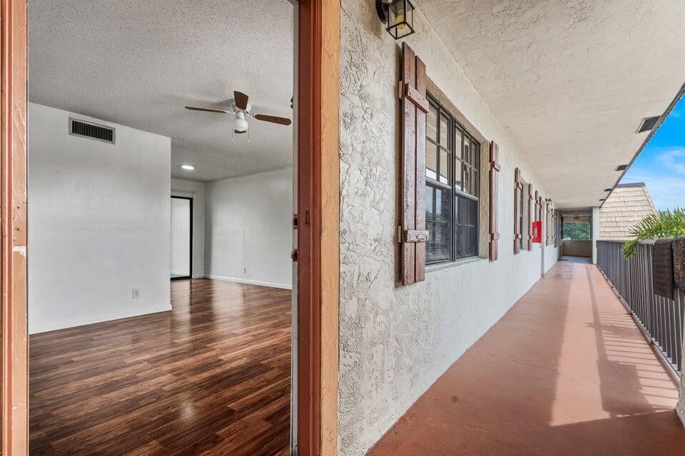 Unit 4151 photo 5