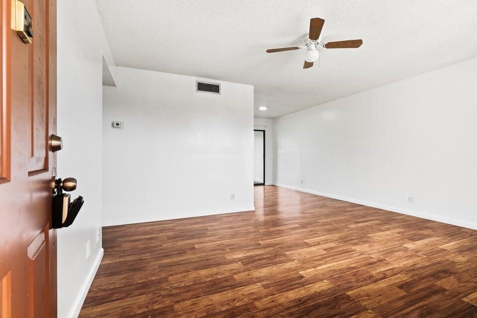 Unit 4151 photo 6