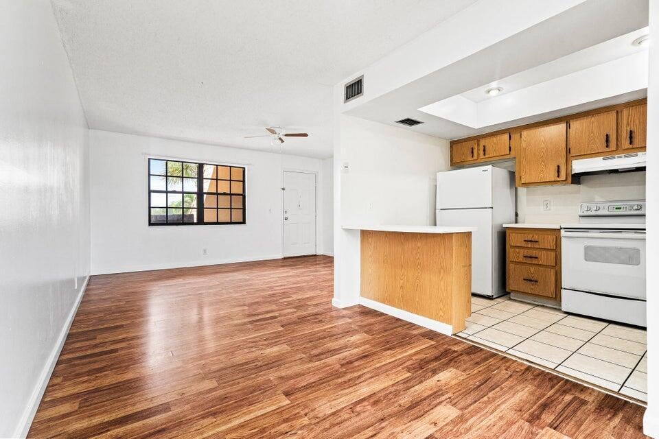 Unit 4151 photo 8
