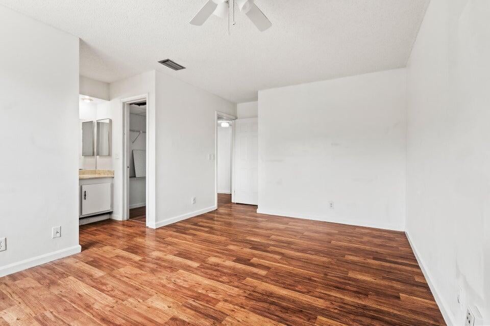 Unit 4151 photo 17