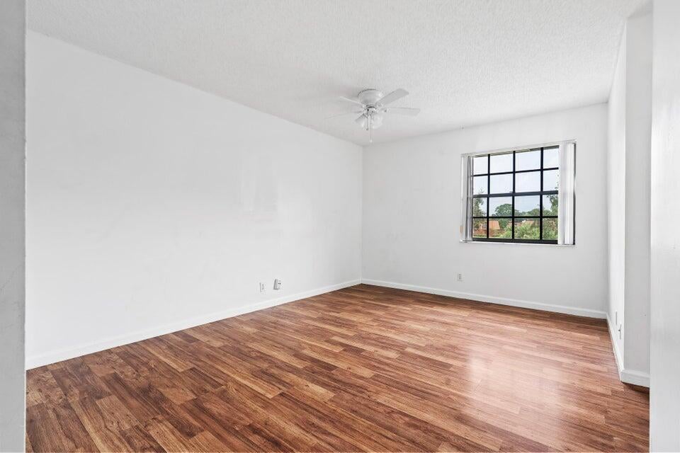 Unit 4151 photo 18