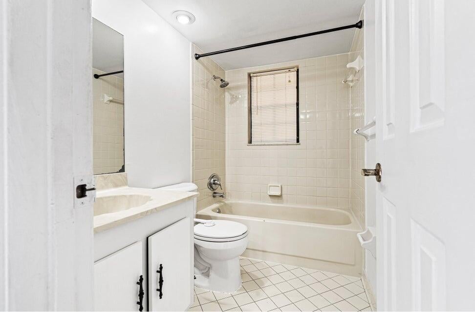 Unit 4151 photo 24