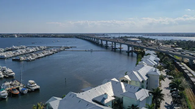Harborage Yacht Club Unit 206 photo 4