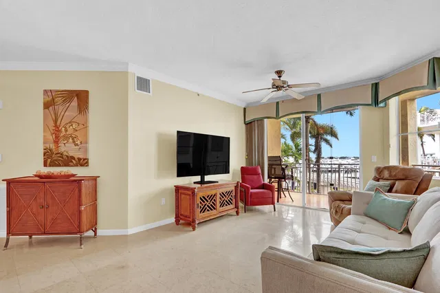 Harborage Yacht Club Unit 206 photo 15