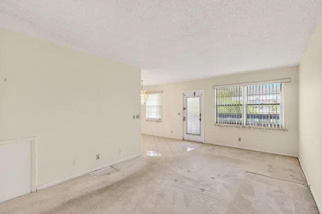 Residence photo 17