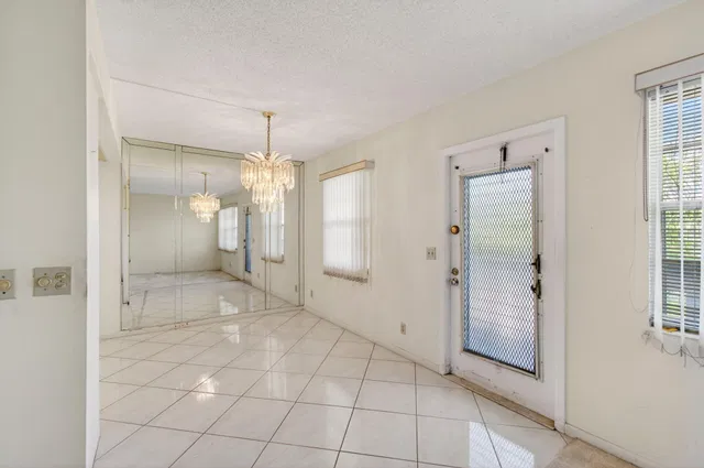 Residence photo 19