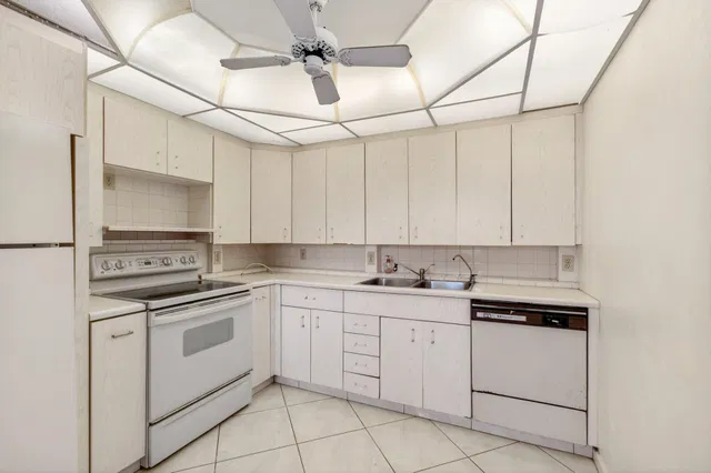 Residence photo 22
