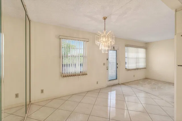 Residence photo 26