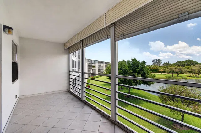 Residence photo 42