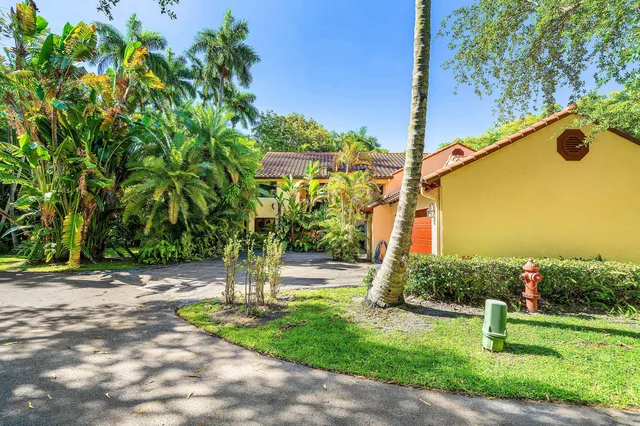 Residence photo 3