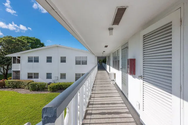 Residence photo 3