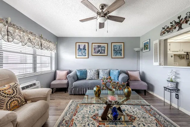 Residence photo 5