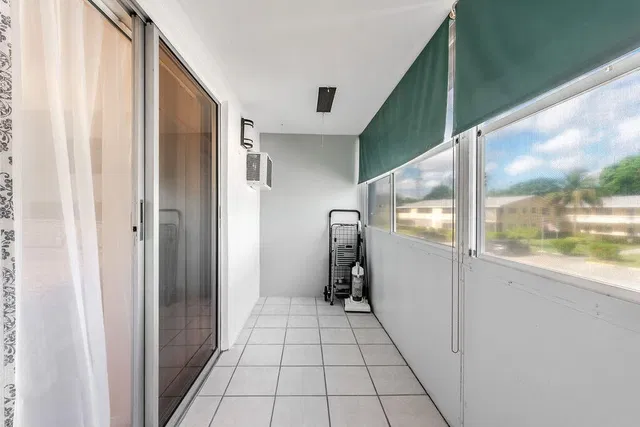 Residence photo 14