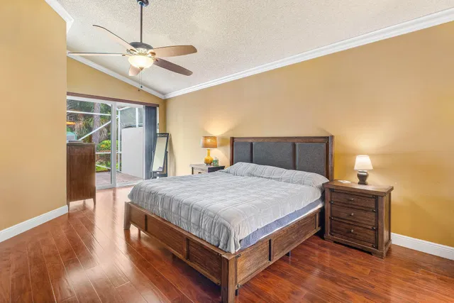 Residence photo 12