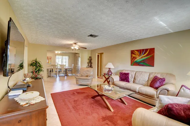 Residence photo 8