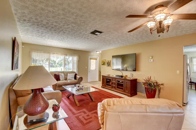 Residence photo 11