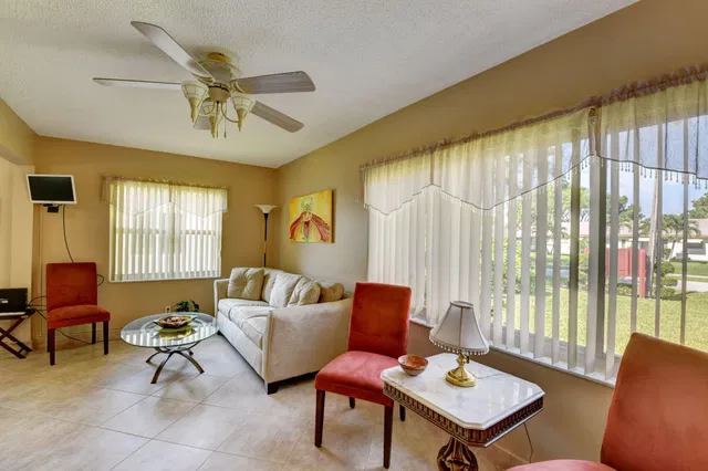 Residence photo 20