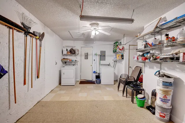 Residence photo 32