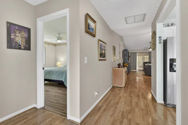  Unit 1901 photo 8
