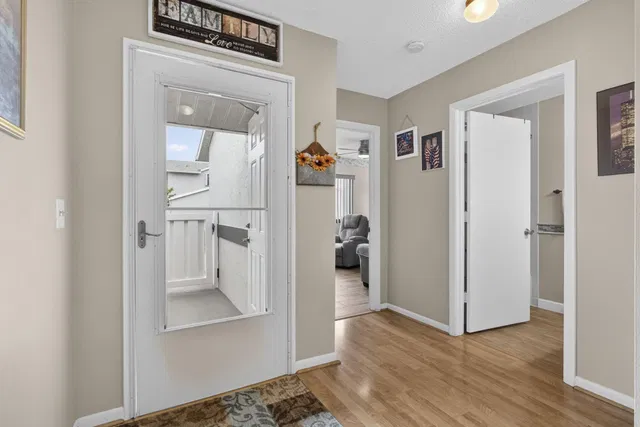  Unit 1901 photo 9