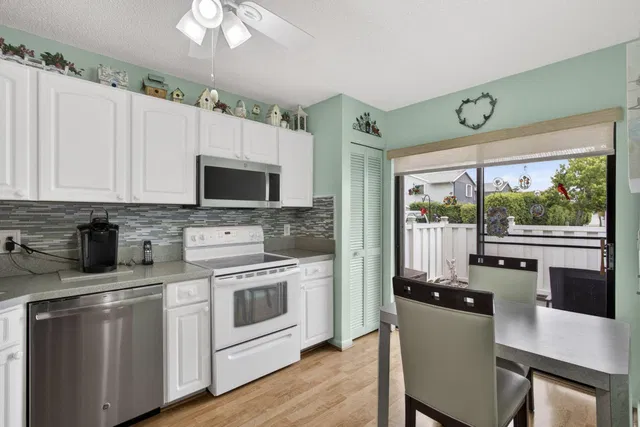  Unit 1901 photo 12