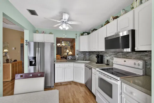  Unit 1901 photo 13